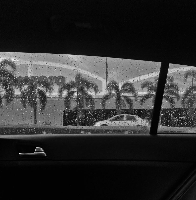 AUTORIDADES RECOMIENDAN EXTREMAR MEDIDAS DE PREVENCIÓN ANTE LAS FUERTES LLUVIAS EN EL SUR DE FLORIDA.