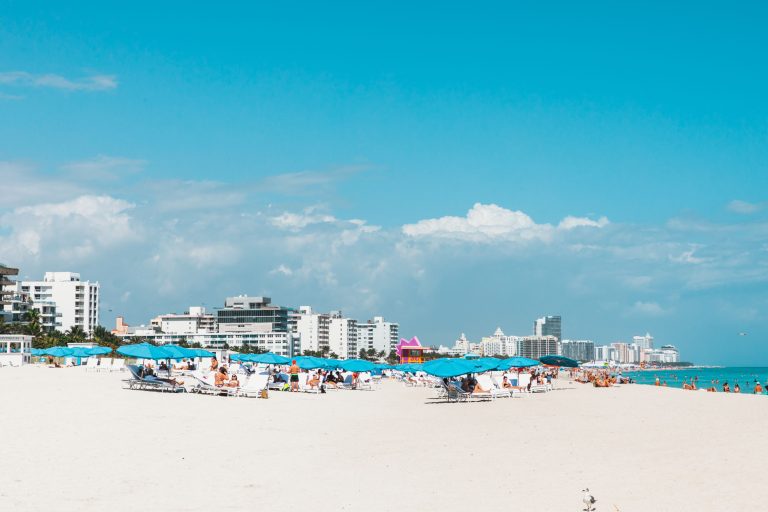 FLORIDA DOMINA EL RANKING DE LOS MEJORES LUGARES PARA RETIRARSE EN 2026: MIAMI OCUPA EL SEGUNDO PUESTO