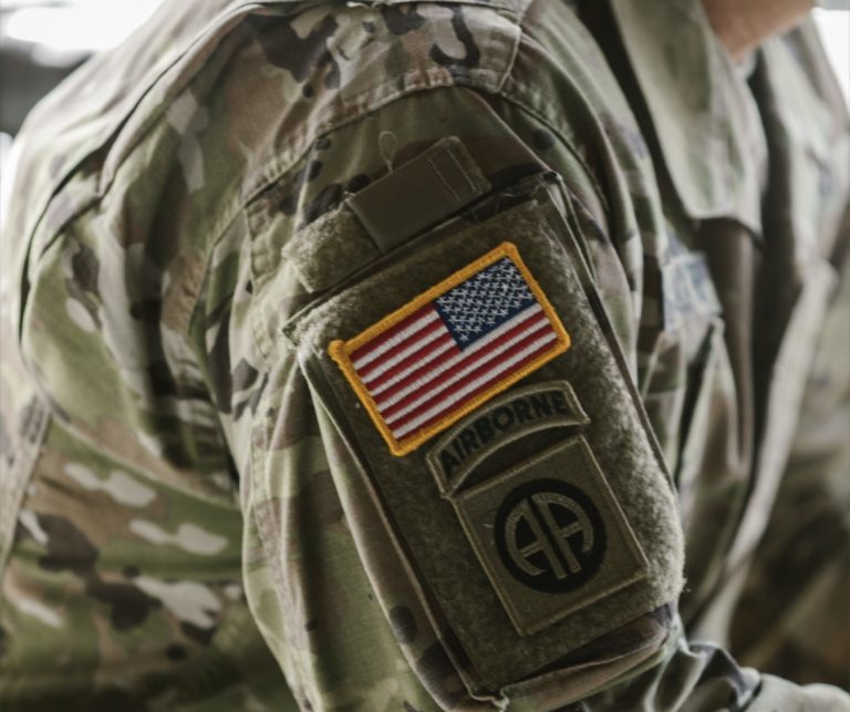 LA PREVENCIÓN DEL SUICIDIO EN EL PERSONAL MILITAR REFUERZA LA IMPORTANCIA DE LA SALUD MENTAL